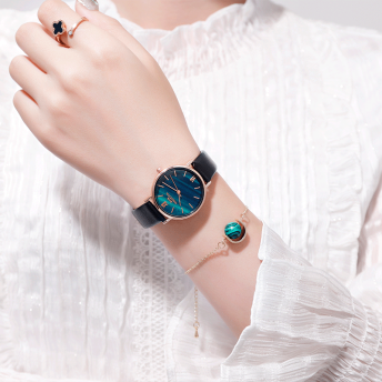 【goodspop】魅力的 ファッション レトロ ラウンド 配色縁取り クォーツ 時計